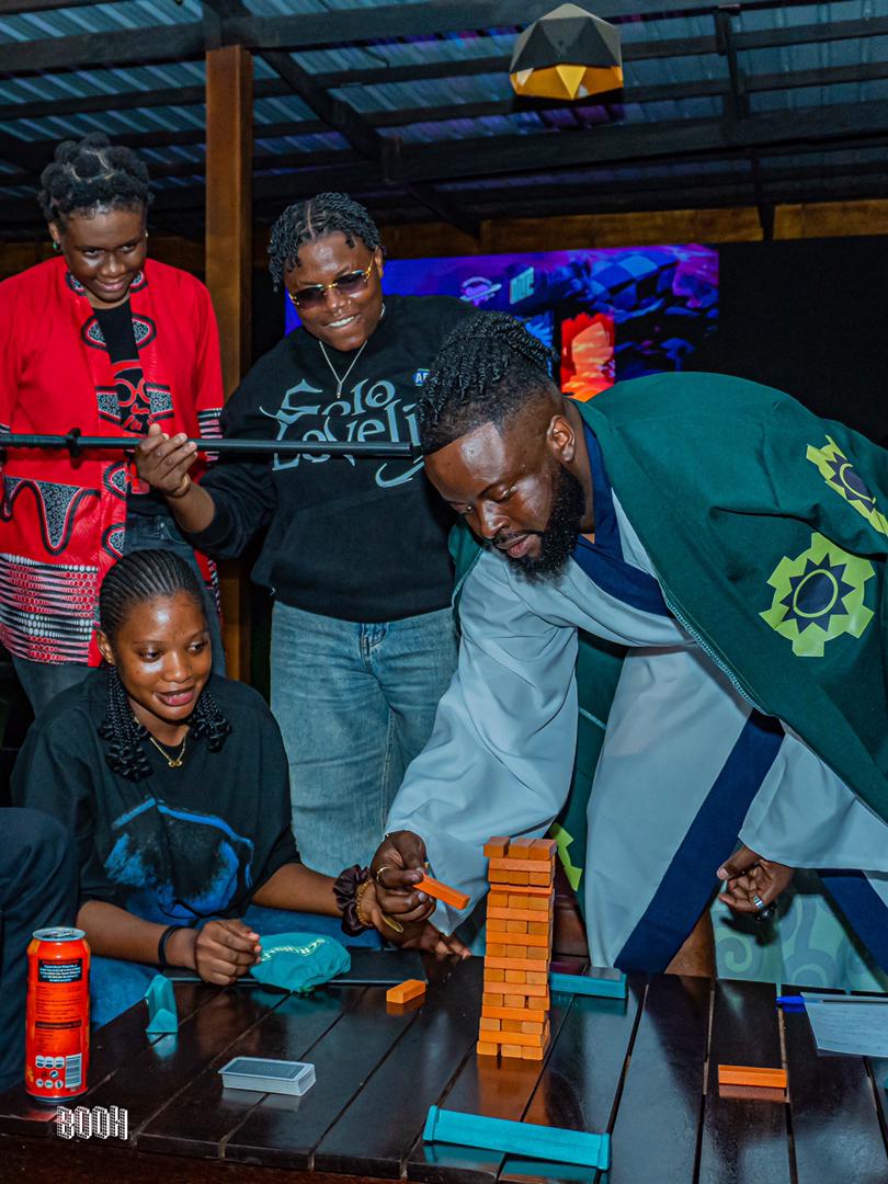 PHOTO-2025-12-07-19-20-00